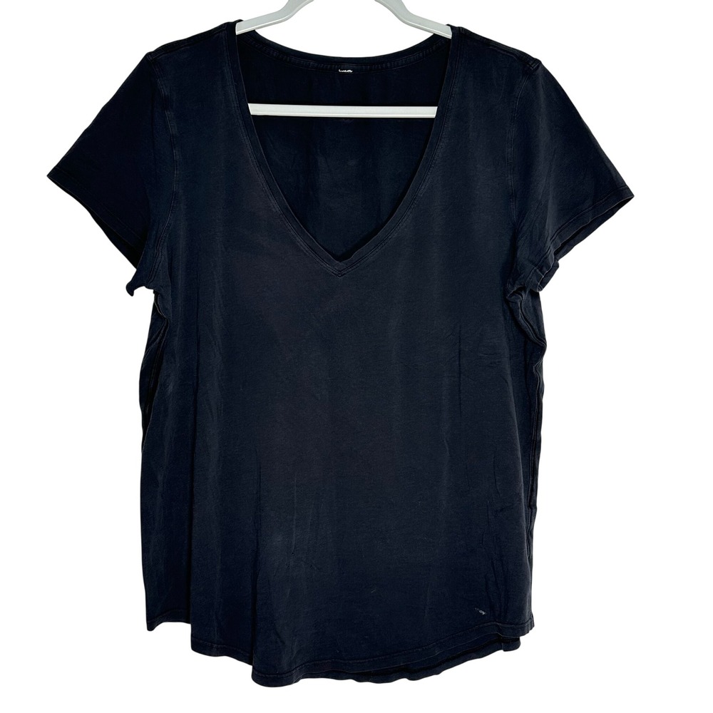 Lululemon Love Tee V Black Short Sleeve V-Neck T-Shirt Curved Hem FLAW